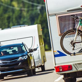 Skup kempingowe i kampery